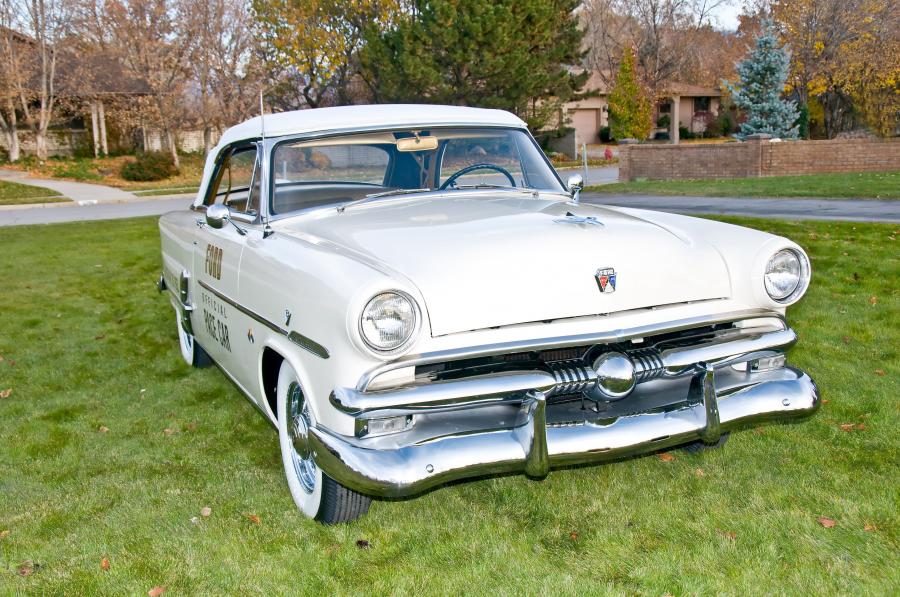 Ford Crestline Sunliner Indianapolis 500 Pace Car 1953 года  (фото 1 из 29)